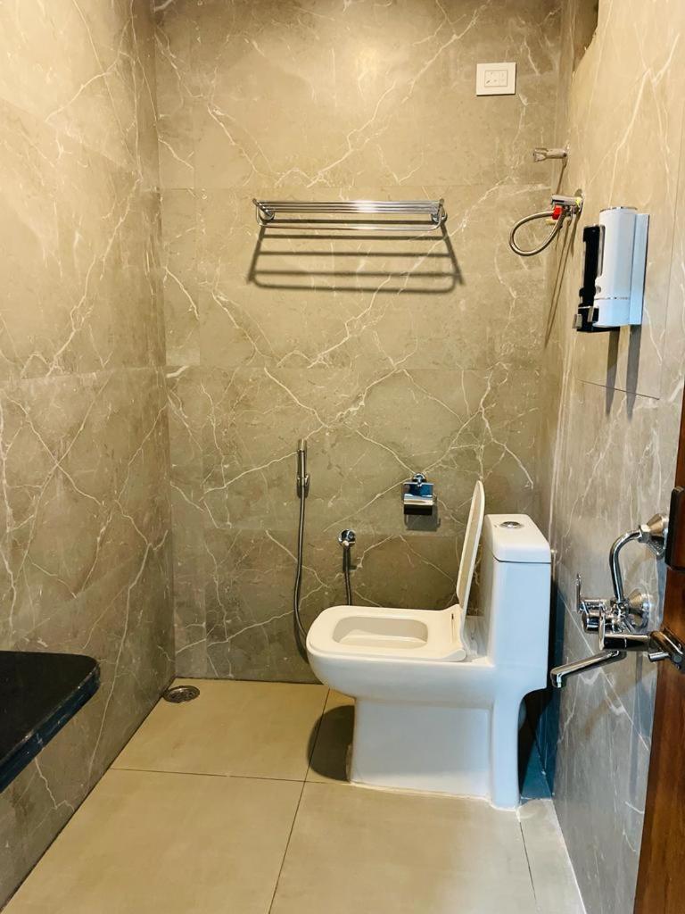 Hotel Blue Petals 商沙巴 外观 照片